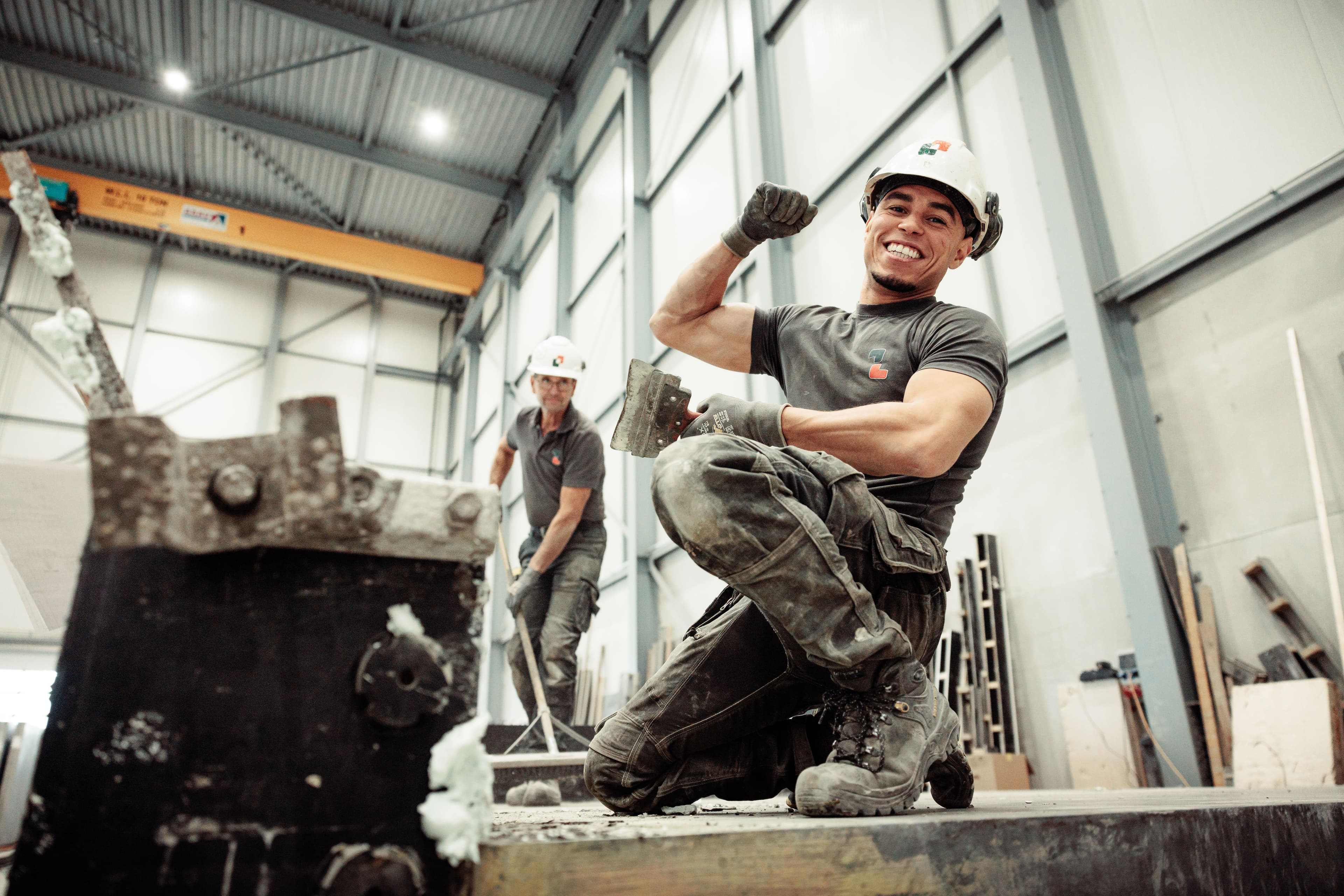 Betontimmerman in fabriek